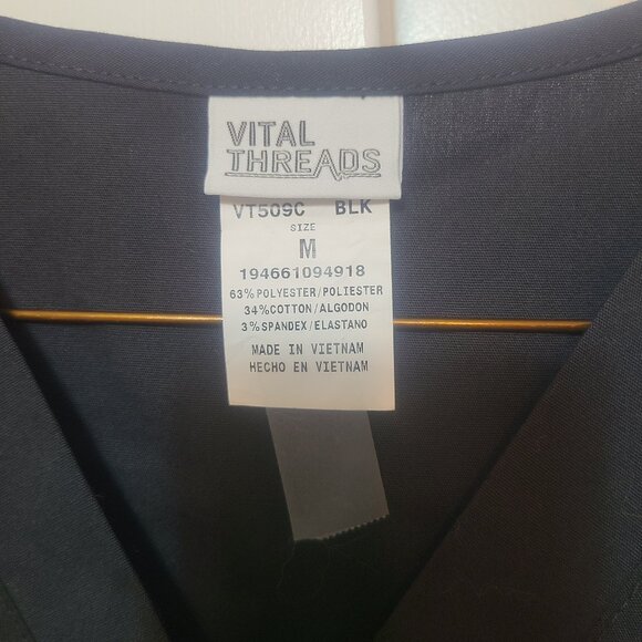 2 pack Black Vital Threads Scrubs Top Size M - Preowned - Picture 3 of 5